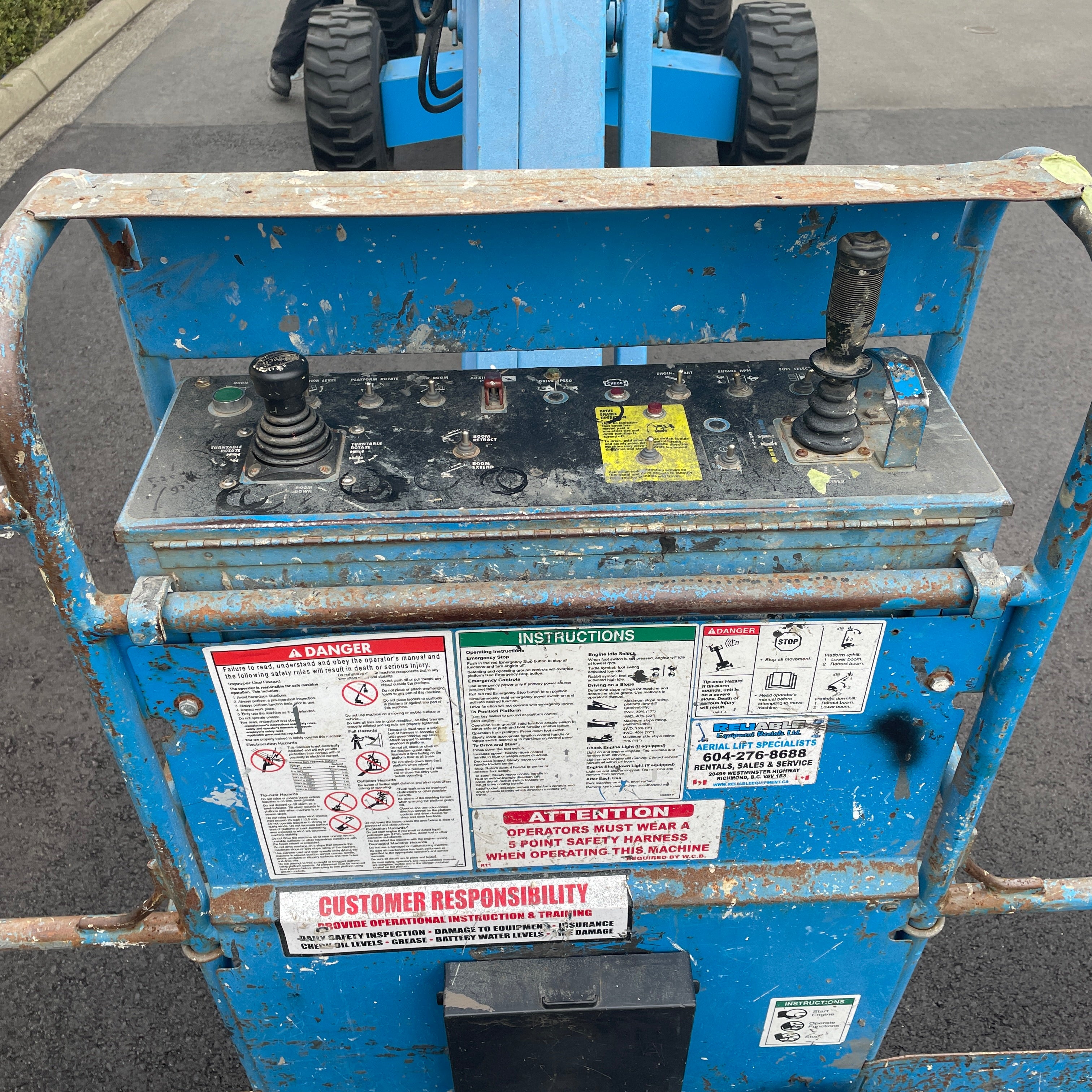 2002 Genie Boom Lift S45 for sale Picture of platform controls ships to canada and usa
